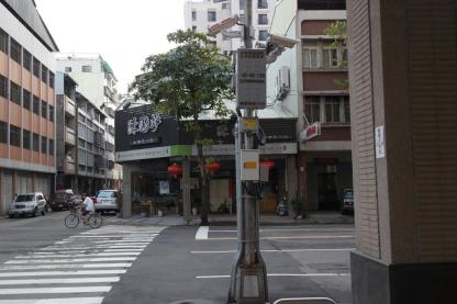 台湾の十字路にある監視カメラ